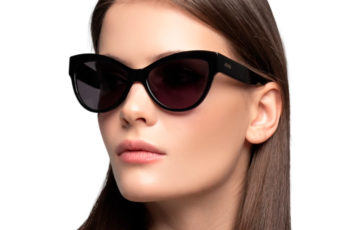 Солнцезащитные очки ADRIA в чехле